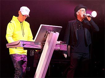 Pet Shop Boys. ���� Kevin Church � ����� wikipedia.org