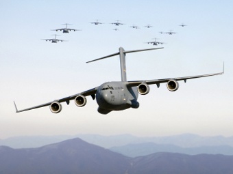 Boeing �-17 Globemaster III. ���� Jacob N. Bailey � ����� wikipedia.org