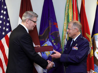 ��������� ������ ������ ������� � �������-����� ����� ������. ���� � ����� president.lv