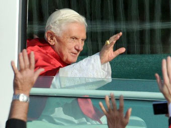 �������� XVI �� ����� ������ � ��������. ���� &copy;AFP