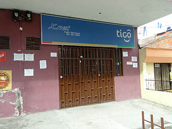 -  .    happinessplunge.com